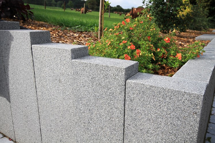 Palissade jersey granit gris foncé 10x25x125