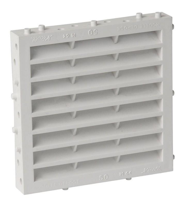 Grille de ventil. maconnerie carree 118×118
