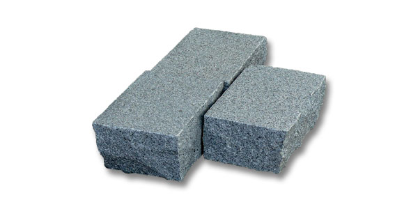 Pave granit gris fonce 14x20x8 flam./scie